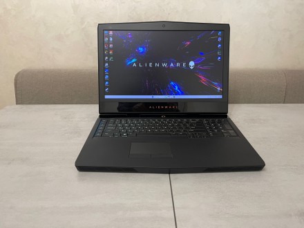 Ігровий ноутбук Dell Alienware 17 R5, 17,3" FHD IPS, i7-8750H, 16GB, 512GB SSD+1. Львів. фото 1 Ігровий ноутбук Dell Alienware 17 R5, 17,3" FHD IPS, i7-8750H, 16GB, 512GB SSD+1. Львів. фото 1