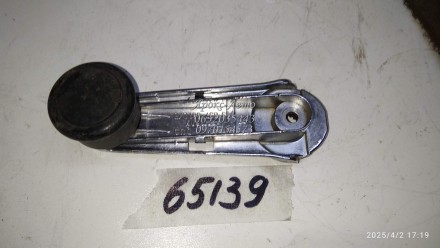 Ручка склопідйомника двері задньої правої audi 80 b4 (1991-1994) 000065139. Харків. фото 1 Ручка склопідйомника двері задньої правої audi 80 b4 (1991-1994) 000065139. Харків. фото 1