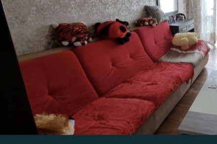 СРОЧНО! Продаётся диван + кресло + пуф | Отличное состояние. Покровськ. фото 1 СРОЧНО! Продаётся диван + кресло + пуф | Отличное состояние. Покровськ. фото 1