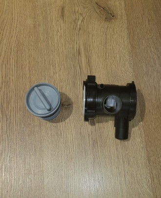 Продам фильтр с пробкой полного слива Бош. Київ. фото 1 Продам фильтр с пробкой полного слива Бош. Київ. фото 1