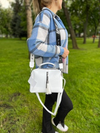 Белая - стильная, качественная сумка Lady Bags на два отделения с двумя съемными. Киев. фото 1 Белая - стильная, качественная сумка Lady Bags на два отделения с двумя съемными. Киев. фото 1