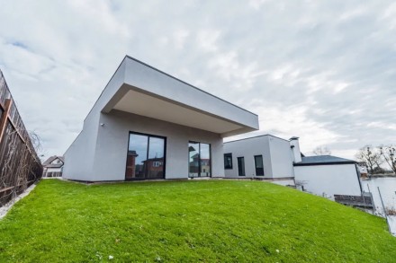 Продам дом Осокорки 235 м2 с выходом на воду. Киев. фото 1 Продам дом Осокорки 235 м2 с выходом на воду. Киев. фото 1