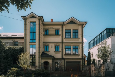 Елітний особняк у самому серці Івано-Франківська. Ивано-Франковск. фото 1 Елітний особняк у самому серці Івано-Франківська. Ивано-Франковск. фото 1