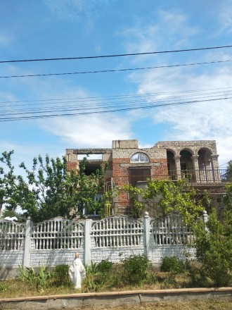 Продам участок 10 соток с  недостроенным двухэтажным домом в  Доброславе. Доброслав. фото 1