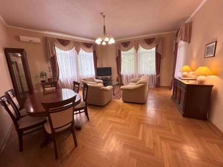 4-х кімнатна квартира (3 спальні) в центрі Києва, вул. Обсерваторна, 10.. Київ. фото 1 4-х кімнатна квартира (3 спальні) в центрі Києва, вул. Обсерваторна, 10.. Київ. фото 1