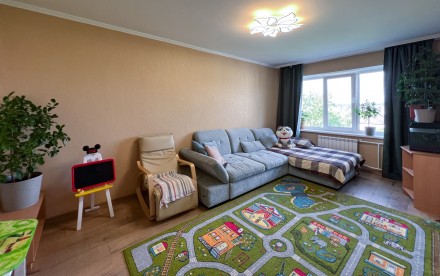 Продаж затишної 4-кімнатної квартири, вул. Харченка 41, метро Бориспільська. Київ. фото 1 Продаж затишної 4-кімнатної квартири, вул. Харченка 41, метро Бориспільська. Київ. фото 1