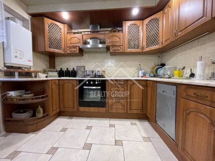 Продаж 6-ти кімнатної квартири, автономне опалення, ремонт (44 квартал). Кривой Рог. фото 1 Продаж 6-ти кімнатної квартири, автономне опалення, ремонт (44 квартал). Кривой Рог. фото 1