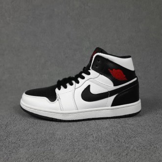 Nike Air Jordan 1 Білі з чорним. Київ. фото 1 Nike Air Jordan 1 Білі з чорним. Київ. фото 1