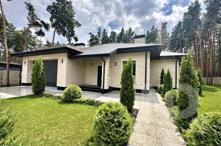 дом, 285 кв.м. . фото 3
Общая площадь: 285 м2
Жилая площадь: 96 м2
Площадь кухни: 70 м2
Площадь участка. . фото 3