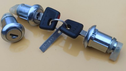 Замок багажника Ваз 2170 с личинками. Запорожье. фото 1