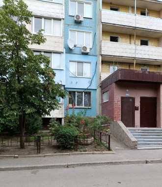 Сдаю 1 комнатную квартиру на Краснлм Камне. Київ. фото 1 Сдаю 1 комнатную квартиру на Краснлм Камне. Київ. фото 1