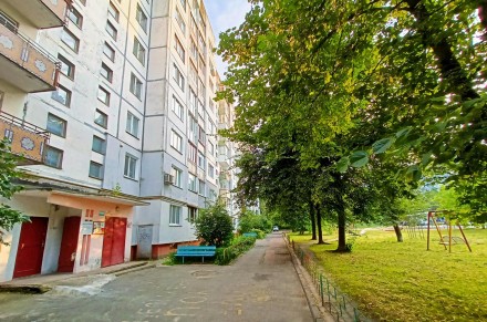 Продаж 2-кімн квартири 48 м2 в дев'ятиповерхівці в центрі, Чорновола.. Чернигов. фото 1 Продаж 2-кімн квартири 48 м2 в дев'ятиповерхівці в центрі, Чорновола.. Чернигов. фото 1