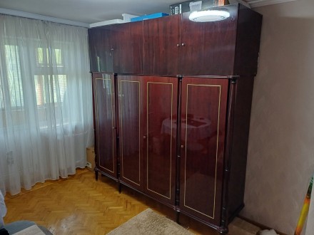 Шафа 4-ох дверна. . фото 3 Шафа 4-х дверна,стан як на фото.
Висота 240 см, ширина 230 см, глибина 65см
са. . фото 3