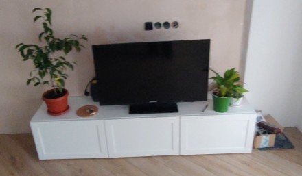 Продам тумбу під телевізор ikea BESTÅ БЕСТА, 004.740.70. . фото 2 Продам тумбу підвісну/ на польну білого кольору. В комплектації з двома висувним. . фото 2