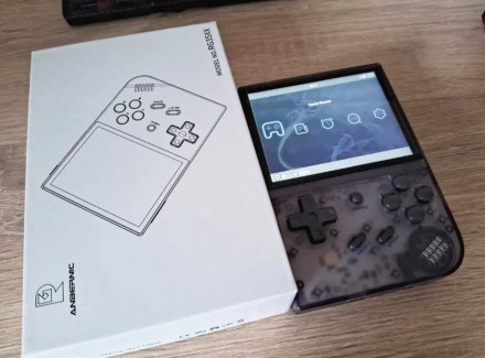 Портативная игровая консоль anbernic RG35XX. Киев. фото 1 Портативная игровая консоль anbernic RG35XX. Киев. фото 1