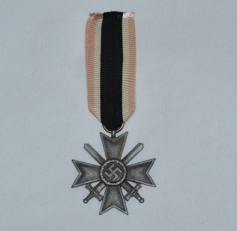 Крест "За военные заслуги",КВК с мечами. Киев. фото 1 Крест "За военные заслуги",КВК с мечами. Киев. фото 1