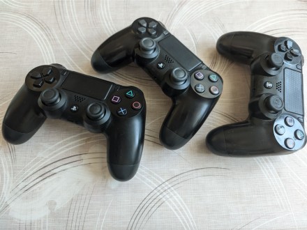 Геймпад джойстик для PS4 оригінал Sony Dualshock 4. Ровно. фото 1 Геймпад джойстик для PS4 оригінал Sony Dualshock 4. Ровно. фото 1