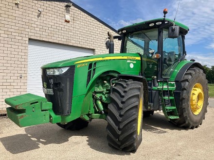 Продам трактор John Deere 8335R/. Харьков. фото 1 Продам трактор John Deere 8335R/. Харьков. фото 1