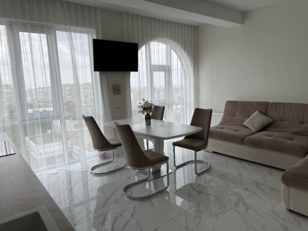 Продаж 2к квартири 79 кв. м на вул. Робоча 166Д. Дніпро. фото 1