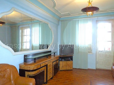 Спиридоновская: продам 3к квартиру в шикарной сталинке в тихом центре!. Одесса. фото 1 Спиридоновская: продам 3к квартиру в шикарной сталинке в тихом центре!. Одесса. фото 1