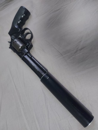Продам револьвер 5.6 (22lr). Киев. фото 1 Продам револьвер 5.6 (22lr). Киев. фото 1