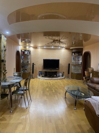 Без%Здам 3х Дарницький б р 8. Київ. фото 1 Без%Здам 3х Дарницький б р 8. Київ. фото 1