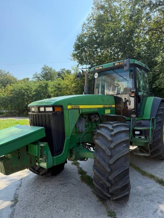 Трактор колісний. Київ. фото 1