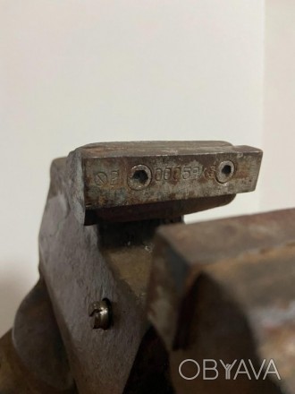 Тиски СССР поворотные слесарные