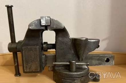 Тиски СССР поворотные