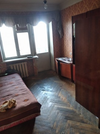 Возле метро сдам убитую 3-х комнатную квартиру в аренду. Київ. фото 1 Возле метро сдам убитую 3-х комнатную квартиру в аренду. Київ. фото 1