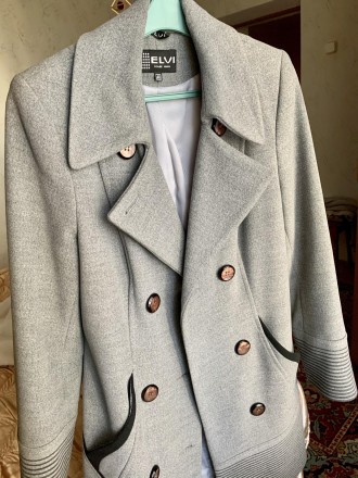 Пальто жіноче 46р. Червоноград. фото 1