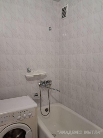 Приваблива трикімнатна квартира в Святошинському районі Києва, на вулиці Якуба К. . фото 6