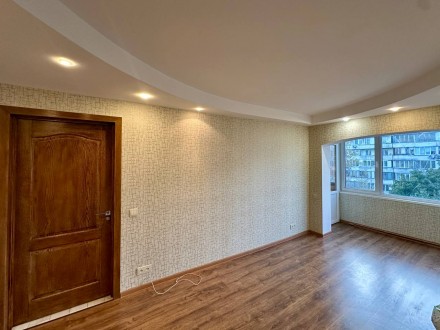Продаж трикімнатної квартири, метро КПІ, пр. Берестейський, 17. Киев. фото 1