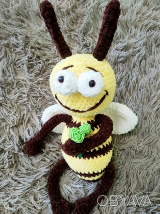 Іграшка жовта Бджілка комаха м'яка в'язана дитяча ручна робота