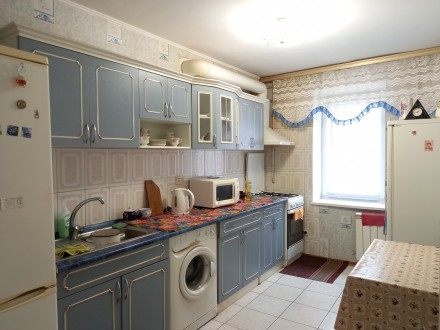 Центр міста вул Лагунової здам гарну 3 к квартиру меблі техніка. Бровары. фото 1