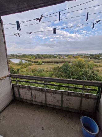 Простора 3-кімнатна квартира з окремими кімнатами, розташована на 5 поверсі 9-по. Молодежный. фото 4