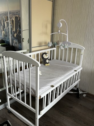 Детская белая деревянная кроватка. Киев. фото 1
