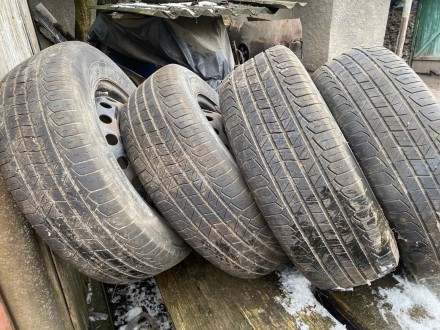 Літня шина з дисками для автомобіля 
Стан на фото 
Ціна за колесо 2500. . фото 7