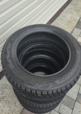 Зимові шини Bridgestone Blizzak DM-V2 Розмір 225/60 R17. Ічня. фото 1