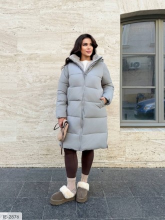 Зимняя длинная женская куртка теплая стеганая на холофайьере с мехом на воротник. Одесса. фото 1