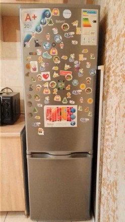 Продам двокамерний холодильник "Saturn" у робочому стані. Самовивіз.. Киев. фото 1