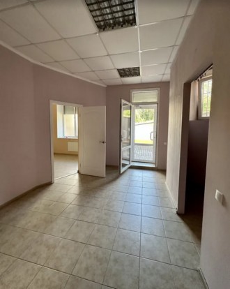 Продаж комерційного приміщення на вул. Євгена Коновальця, площа 70 кв.м. Тернополь. фото 1