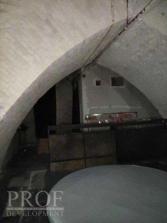 Оренда приміщень в історичній частині міста Київ.
Приміщення знаходяться на тери. Печерск. фото 10