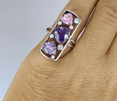 
Шикарный комплект с куб. цирконами . Производитель Украина .
Металл : серебро 9. . фото 7