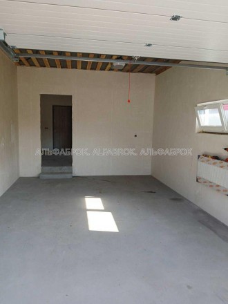 До Вашоі уваги пропонується продаж будинку з гаражем в Києві, в Соломянському ра. Жуляны. фото 11