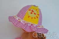 Шляпка для маленькой девочки в мелкую сиреневую клетку с рисунком  "солнышк. . фото 3