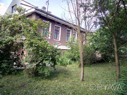 Продам частину будинку з окремим входом і загородженою територією.

с.Миколаїв. Николаев. фото 1