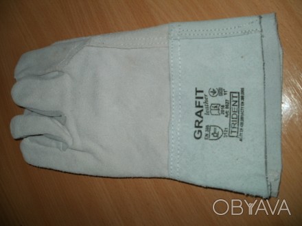 •	Защитные сварочные перчатки изготовлены из термостойкого спилка для защит. . фото 1