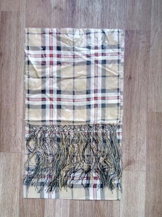 Продам новый шарф принт Burberry
натуральный шелк, Корея
Есть такой же в нежно. . фото 3