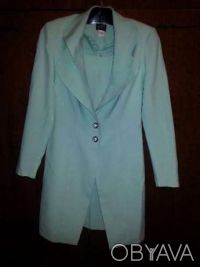 Нарядный женский костюм мятного цвета из пиджака с длинным рукавом и приталенног. . фото 2